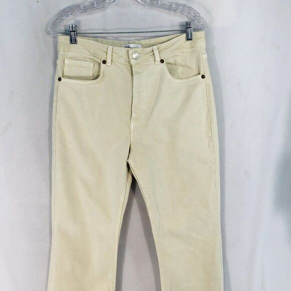 Zara Denim Flared Cropped Jeans Cream Color Women's 10 Raw Hem 26" Inseam - Picture 4 of 15